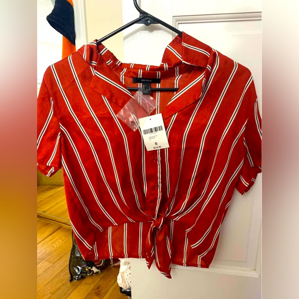 FOREVER 21 STRIPED BUTTON UP CROP TOP